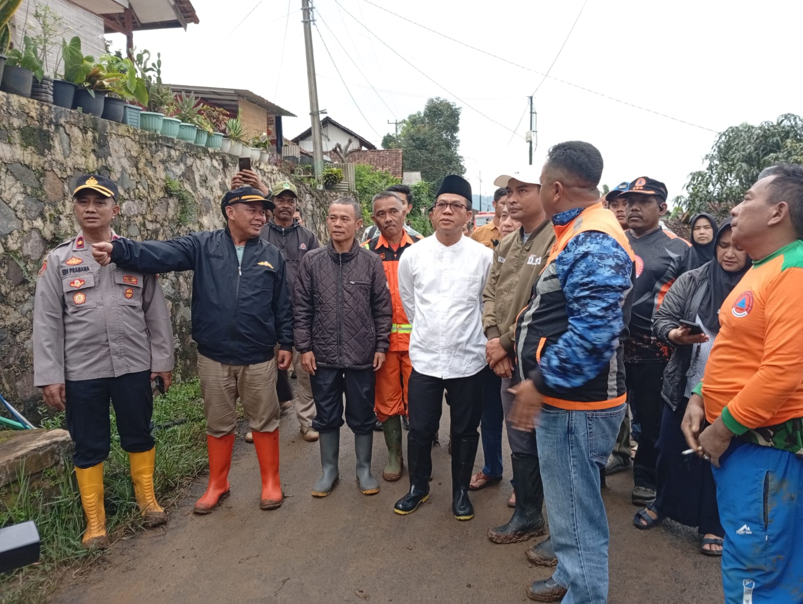  Longsor Pangalengan Telan Korban Jiwa 2 Balita, Kang DS Gercep Evakuasi Warga Terdampak